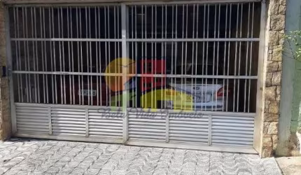 Sobrado para venda em Rudge Ramos de 185.00m² com 3 Quartos, 1 Suite e 2 Garagens