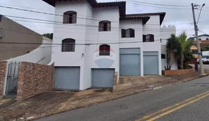 Casa para venda em Jardim Messina de 295.00m² com 5 Quartos, 1 Suite e 6 Garagens