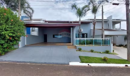 Casa para alugar em Residencial Imigrantes de 269.00m² com 3 Quartos, 1 Suite e 4 Garagens