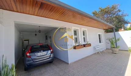 Casa para venda em Vila Nova de 180.00m² com 3 Quartos, 1 Suite e 3 Garagens