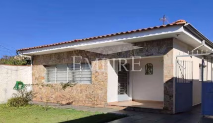 Casa para venda em Vila Mogilar de 177.00m² com 3 Quartos, 1 Suite e 2 Garagens