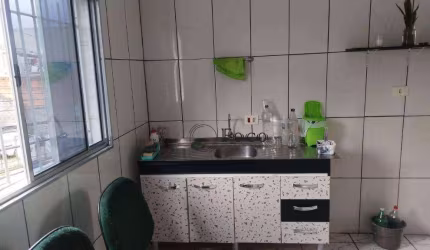Casa para alugar em Jardim Gracinda de 60.00m² com 2 Quartos