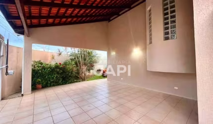 Casa para alugar em Vila Jundiainópolis de 292.00m² com 3 Quartos, 1 Suite e 3 Garagens