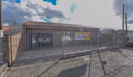 Casa para venda em Pinheirinho de 180.00m² com 4 Quartos e 3 Garagens