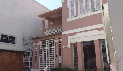 Casa para alugar em Centro de 200.00m² com 3 Quartos e 3 Garagens