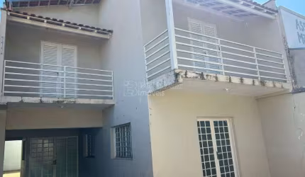 Sobrado para venda em Jardim Indaiá de 100.00m² com 3 Quartos e 1 Suite