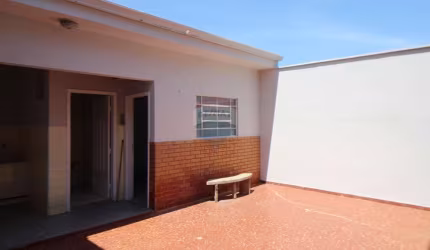 Casa para alugar em Vila Rezende de 242.15m² com 3 Quartos, 1 Suite e 4 Garagens
