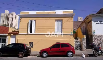 Casa para alugar em Centro de 185.00m² com 6 Quartos