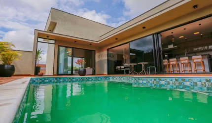 Casa de Condomínio para venda em Alphaville Nova Esplanada de 312.00m² com 4 Quartos, 4 Suites e 6 Garagens