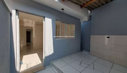 Casa para alugar em Jardim Cláudia de 125.00m² com 2 Quartos