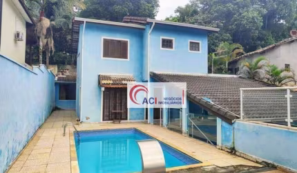 Casa de Condomínio para venda em Vila Verde de 200.00m² com 3 Quartos, 1 Suite e 5 Garagens