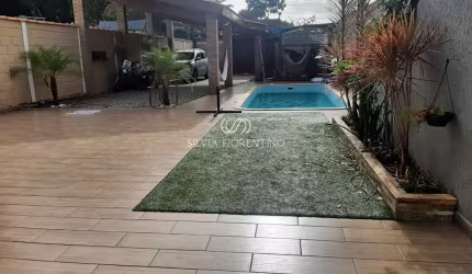 Casa para venda em Granja Bela Vista de 450.00m² com 6 Quartos, 1 Suite e 4 Garagens