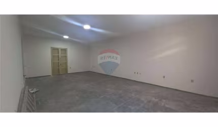 Imóvel Comercial para alugar em Jardim Amanda Ii de 30.00m²