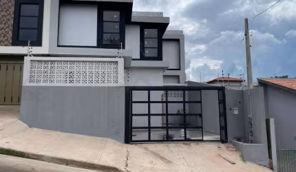 Casa para venda em Jardim Ypê de 115.00m² com 3 Quartos, 1 Suite e 2 Garagens