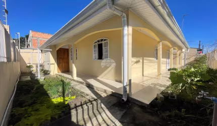 Casa para venda em Iná de 184.00m² com 3 Quartos, 1 Suite e 2 Garagens