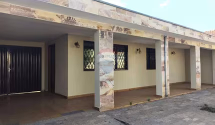 Casa para venda em São Pedro de 178.00m² com 3 Quartos, 1 Suite e 4 Garagens