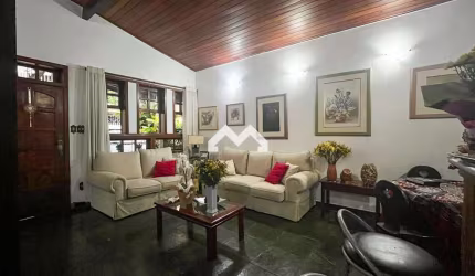 Casa para venda em Santo Antônio de 500.00m² com 8 Quartos, 2 Suites e 3 Garagens