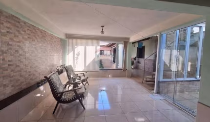 Casa para venda em Jardim Diamante de 144.69m² com 2 Quartos e 2 Garagens