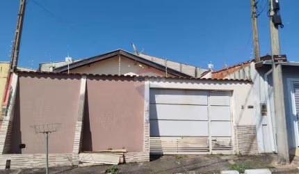 Casa para venda em Prados de 80.00m² com 2 Quartos e 3 Garagens