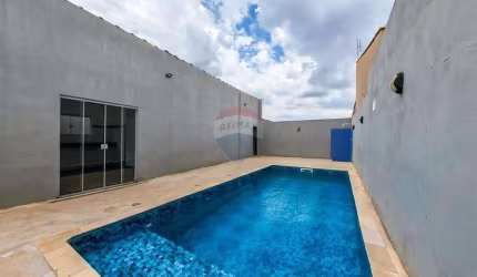 Casa para venda em Jardim Santana de 156.00m² com 2 Quartos e 4 Garagens