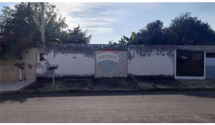 Casa para venda em Jardim Amanda Ii de 86.00m² com 1 Quarto e 2 Garagens