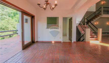 Casa de Condomínio para venda em Granja Olga I de 305.00m² com 5 Quartos, 1 Suite e 2 Garagens
