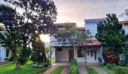 Casa de Condomínio para venda em Vila Nossa Senhora Do Carmo de 173.00m² com 4 Quartos, 1 Suite e 5 Garagens