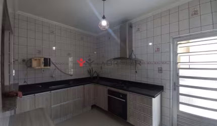 Casa para alugar em Vila Liberdade de 145.00m² com 3 Quartos, 1 Suite e 3 Garagens