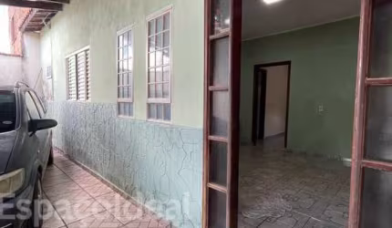 Casa para alugar em Jardim Monte Azul de 80.00m² com 2 Quartos, 1 Suite e 2 Garagens