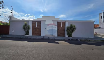 Casa para venda em Vila Santa Clara de 167.27m² com 3 Quartos, 1 Suite e 3 Garagens
