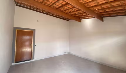Casa para venda em Residencial Lívia de 100.00m² com 2 Quartos, 1 Suite e 2 Garagens