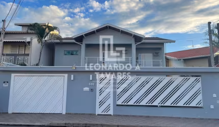 Sobrado para venda em Residencial Dona Leda de 335.00m² com 3 Quartos, 1 Suite e 4 Garagens