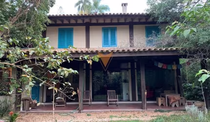 Casa para venda em Vila Appia Antica de 400.00m² com 4 Quartos, 2 Suites e 2 Garagens