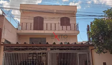 Casa para venda em Vila Santa Terezinha de 276.00m² com 3 Quartos e 2 Garagens