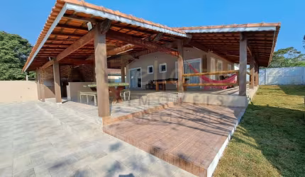 Casa para venda em Ponunduva de 250.00m² com 4 Quartos, 4 Suites e 8 Garagens
