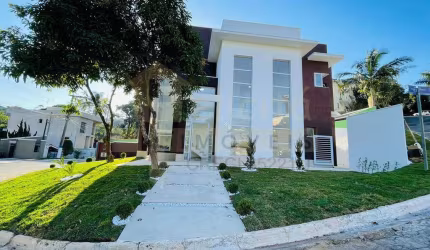 Casa para venda em Parque Nova Jandira de 216.00m² com 3 Quartos, 3 Suites e 4 Garagens
