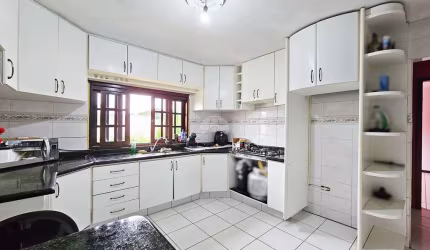 Casa para venda em São Marcos de 131.00m² com 4 Quartos, 1 Suite e 4 Garagens