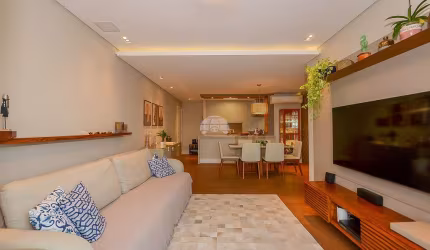 Apartamento para venda em Ahú de 117.00m² com 3 Quartos, 1 Suite e 2 Garagens