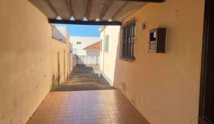 Casa para venda e aluguel em Vila Dos Lavradores de 144.40m² com 3 Quartos, 1 Suite e 8 Garagens
