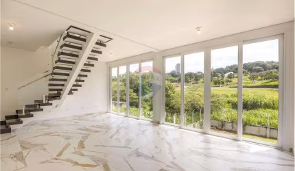Sobrado para venda em Vila Gardênia de 468.00m² com 3 Quartos, 3 Suites e 4 Garagens