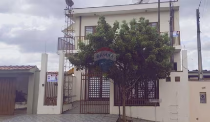 Prédio Comercial para venda em Nova Jaguariúna de 160.00m² com 2 Quartos e 4 Garagens