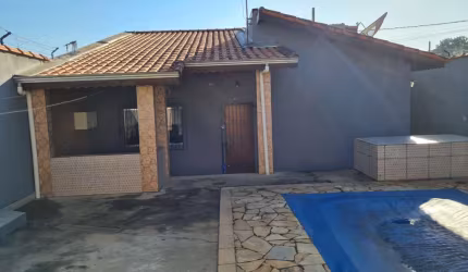 Casa para venda em Residencial Jardim Perolla de 250.00m² com 2 Quartos, 1 Suite e 4 Garagens