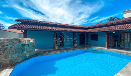Casa para venda em Lagoinha de 260.00m² com 6 Quartos, 2 Suites e 10 Garagens