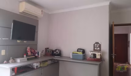 Casa para venda em Umuarama de 300.00m² com 4 Quartos, 2 Suites e 2 Garagens