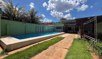 Casa para venda em Jardinópolis de 306.00m² com 3 Quartos e 5 Garagens