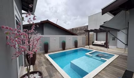 Casa para venda em Jardim Maria Rosa de 200.00m² com 3 Quartos, 2 Suites e 2 Garagens