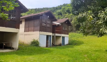 Fazenda / Sítio para venda em Guaratiba de 30000.00m² com 18 Quartos, 5 Suites e 10 Garagens