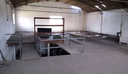 Galpão / Depósito / Armazém para venda e aluguel em Realengo de 504.00m² com 1 Garagem