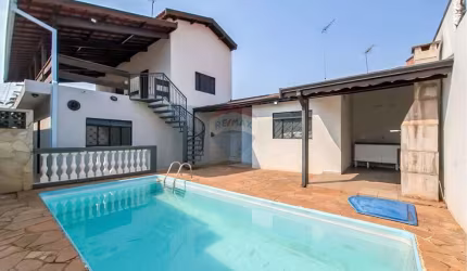 Sobrado para venda em Jardim Do Sol de 244.00m² com 4 Quartos, 1 Suite e 3 Garagens