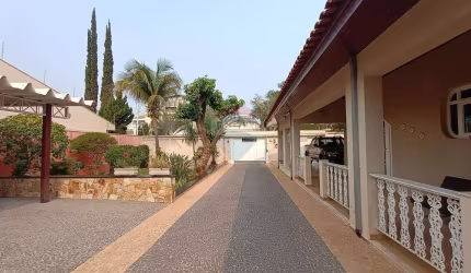Casa para venda em Jardim Glória de 302.95m² com 3 Quartos, 1 Suite e 10 Garagens
